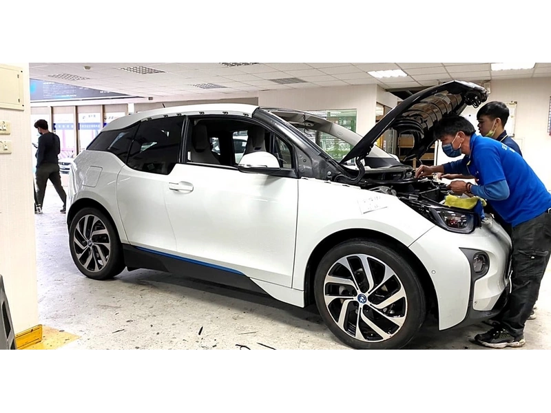 BMW | I3 | 202201 | 換前擋風玻璃-1|台北隔熱紙,台北汽車玻璃,汽車隔熱紙